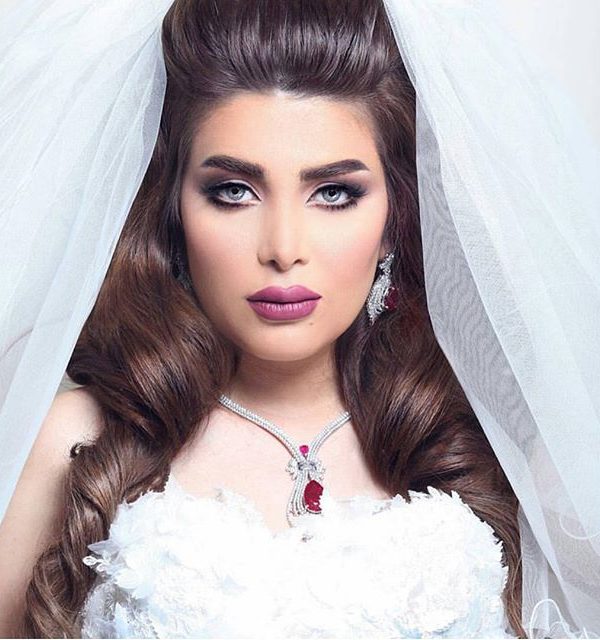 عمل مكياج خليجي ثقيل للسهرات وللعرايس