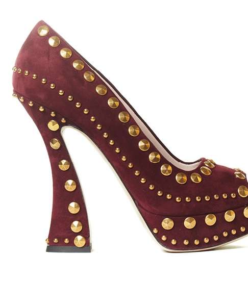 اختاري أحذيتك بموضة الـ Studs ومن Miu Miu لشتاء 2012
