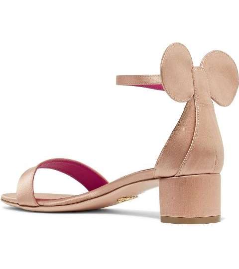 حذاء Oscar tiye بكعب الـ Block Heels مع بكلة ميني ماوس