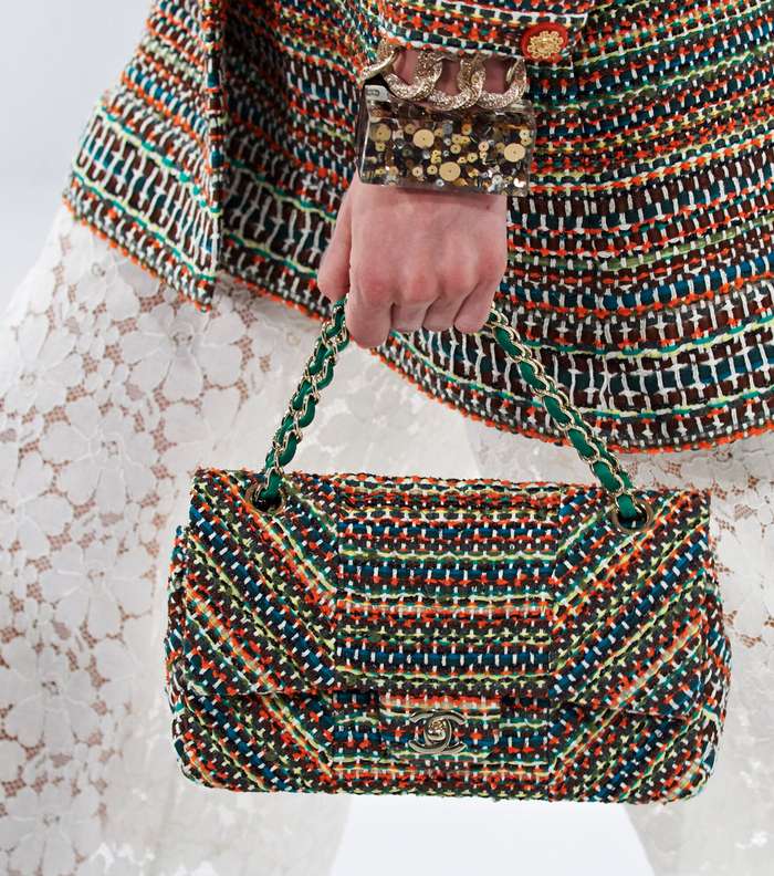 من مجموعة الكروز 2016، اليك حقيبة CHANEL التويدية