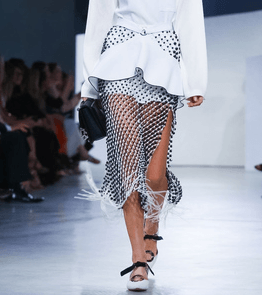 موضة تنورة الـ Mesh مع السترة بقصة البيبلوم من Proenza Schouler لصيف 2016