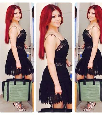 ارتدي على طريقة هيفاء وهبي فساتين الدانتيل مع أحذية الكاحل