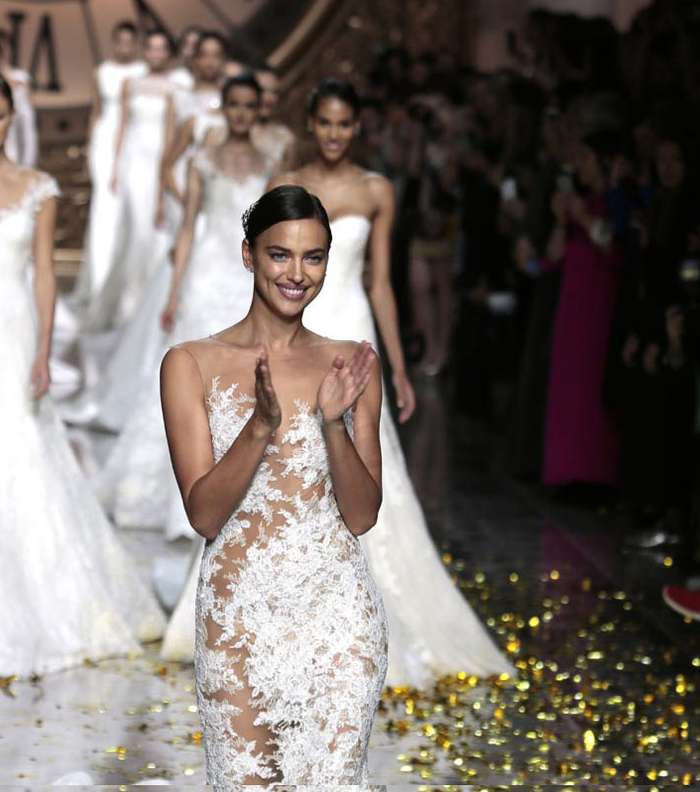 بالصور، مشاركة قويّة لأيرينا شايك في أحدث عروض Pronovias