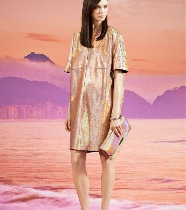 اختاري الفساتين الميتاليكية من مجموعة Gucci Resort 2014