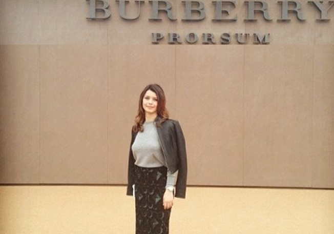 بيرين سات في عرض Burberry في لندن