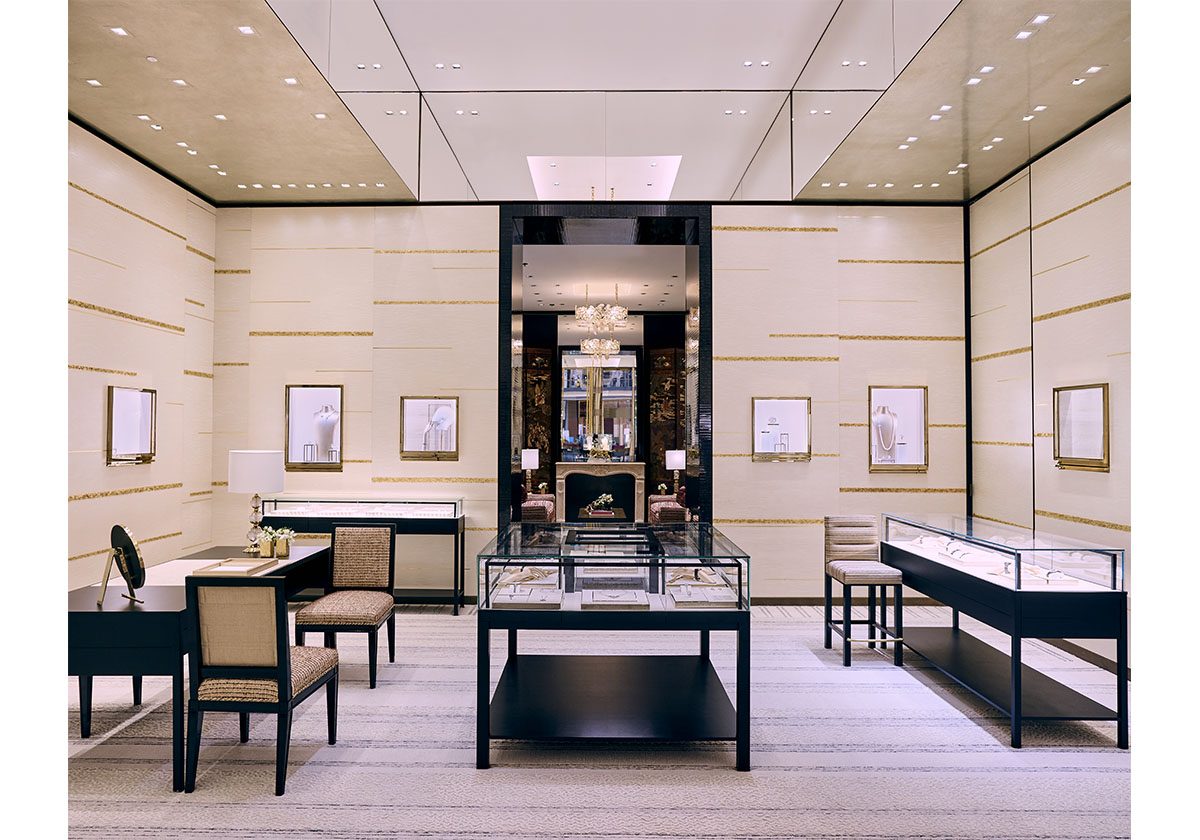 متجر CHANEL في دبي مول يفتتح مجددا