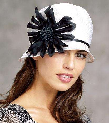 الهايلايتر أساسي لإبراز إشراقة وجهك