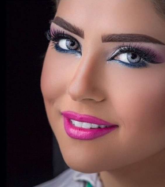 المكياج الملوّن والملفت