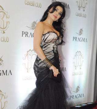haifa-wehbe-roberto-cavalli-dubai