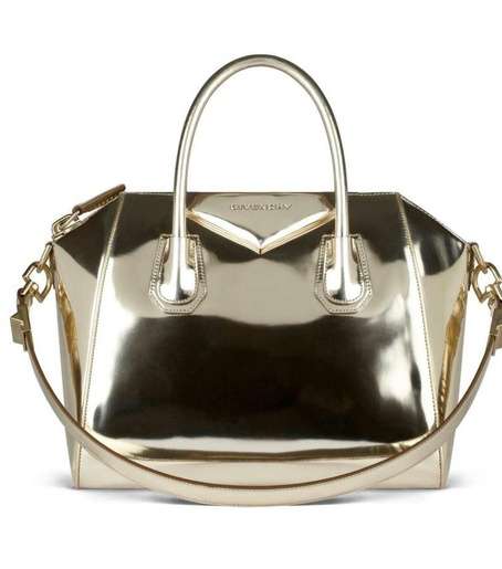 حقيبة جيفينشي ميتاليكيّة مميّزة