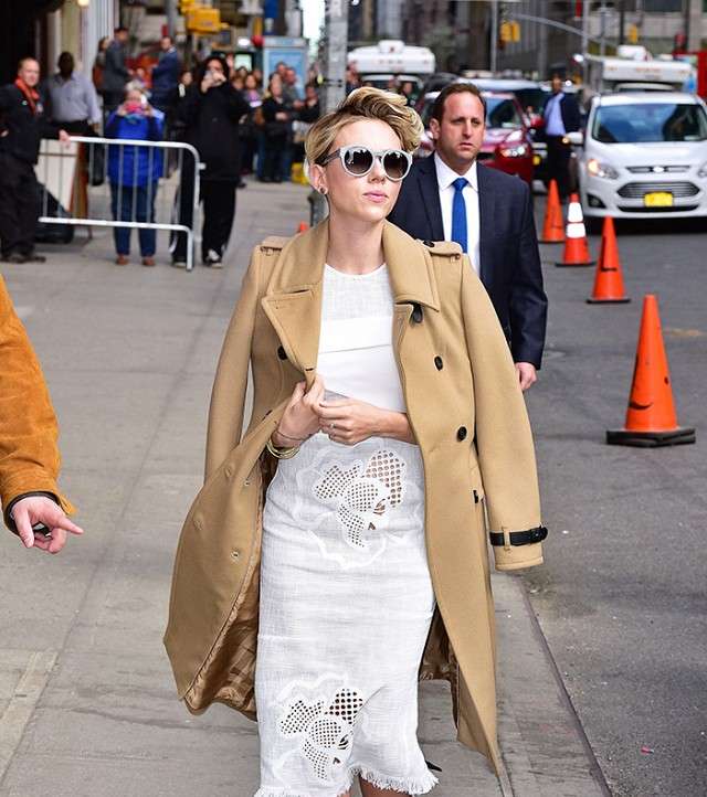 ارتدي الحذاء المروس من الامام كي تحصلي على اطلالة تبديك اطول