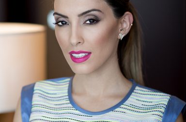 تالا تتألق بإطلالة سموكي طبيعيّة خلال النهار