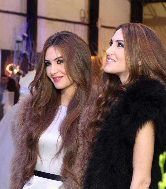 ملكة جمال لبنان تختار ملابسها باللون الأبيض وبالأسلوب الكلاسيكي