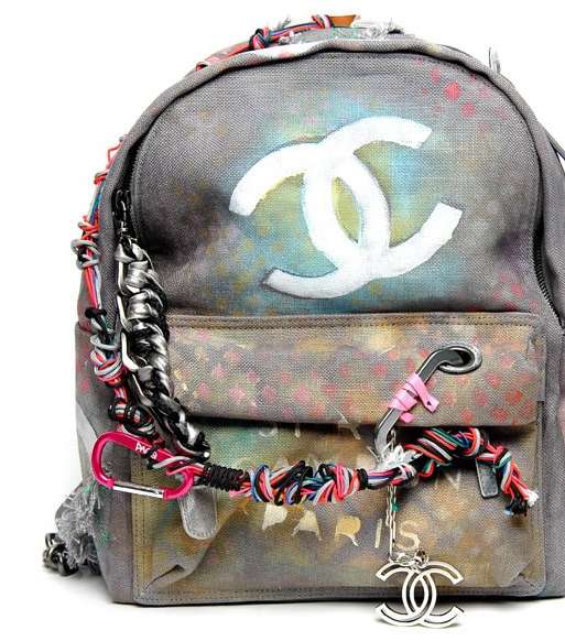 من صيحات الموضة التي لا تناسب المرأة الثلاثينيّة، حقيبة الظهر