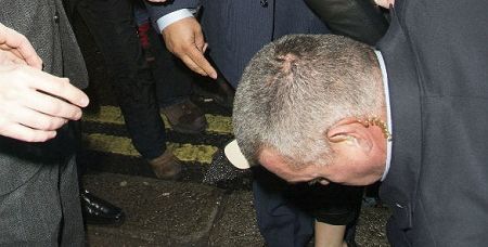 جينيفر لاورنس تفقد حذاءها 