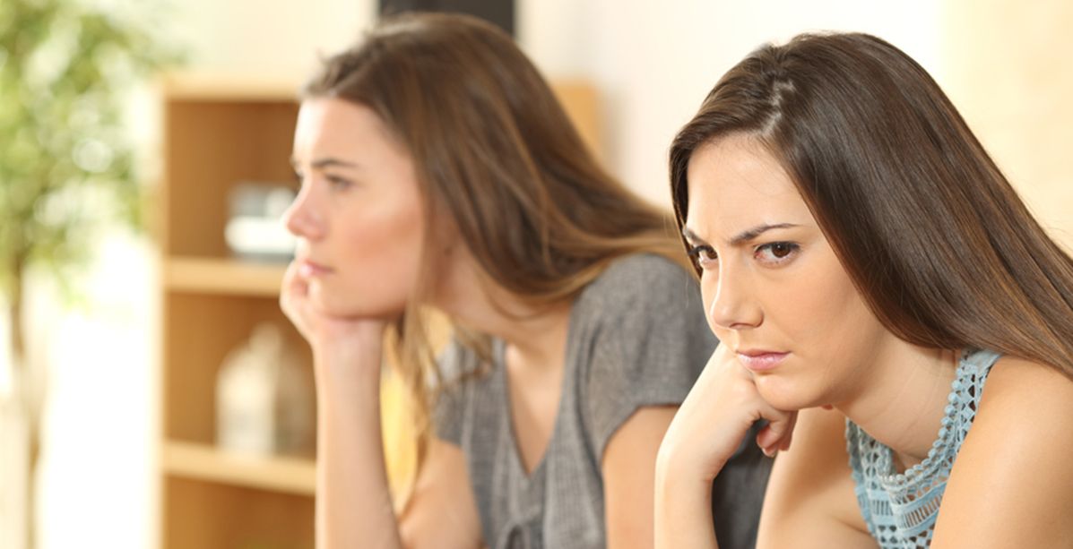 كيف تدفعين من كانت صديقتك يوماً الى الندم؟
