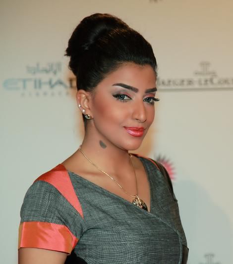 المكياج الملوّن والأنيق