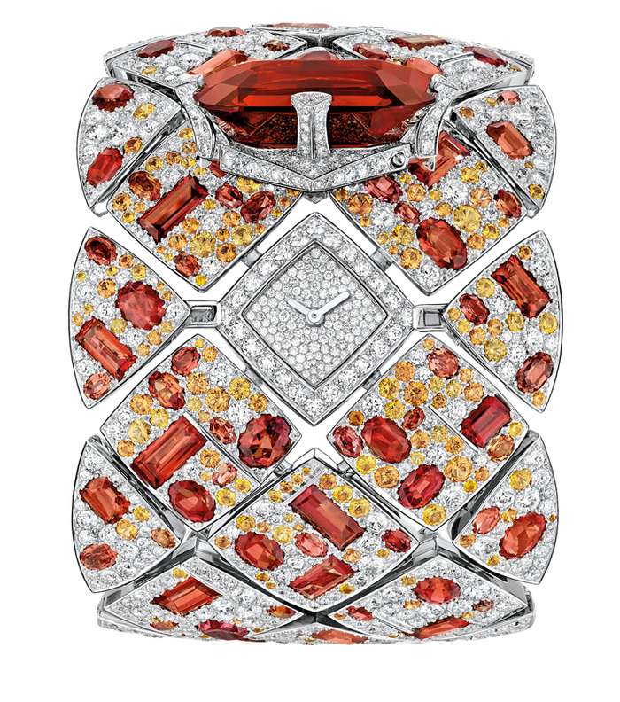 من اجمل الساعات هذا الموسم LES ÉTERNELLES DE CHANEL“Signature Grenat”