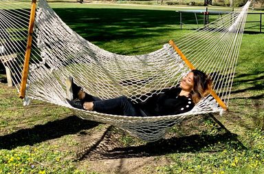 فاليري ميسيكا تشارك ياسمينة اجمل لحظاتها خلال الحجر المنزلي