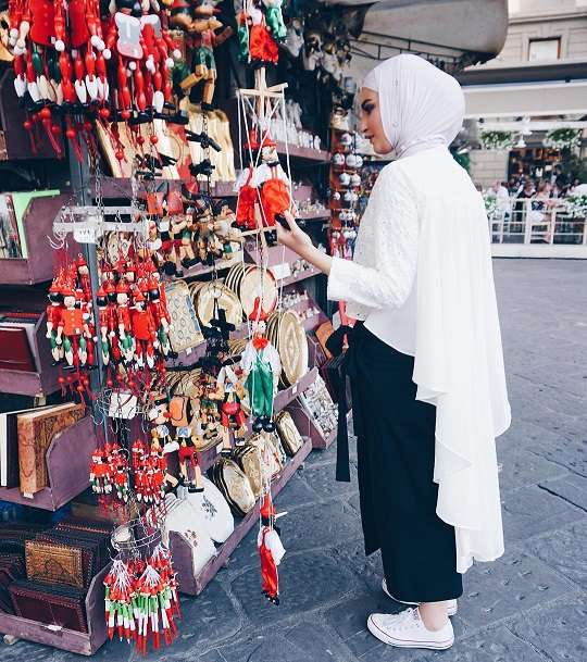 تعرفي على اخر صيحات الموضة مع دلال الدوب