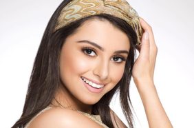 ماريتا الحلاني تعتمد لوكات المدرسة