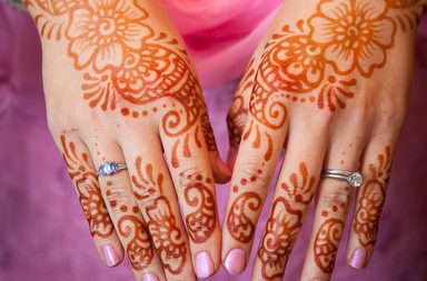 اجمل نقشات حنا لليدين والقدمين للمسة انثوية