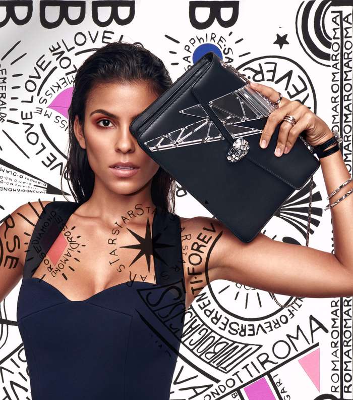 اطلالة بفستان من فيكتوريا بيكهام من Boutique1 ومجوهرات وحقائب بولغري