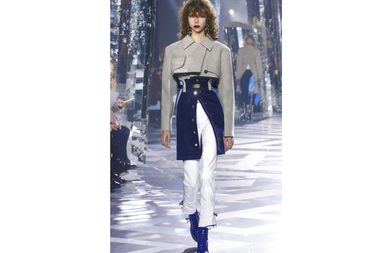 موضة الجينز الابيض مع السترة بالقصة غير المستقيمة من لويس فويتون لشتاء 2017