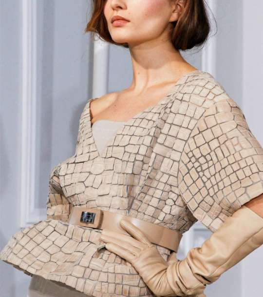 قصّة الكاريه تكبّر الوجنتين