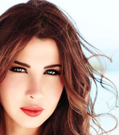 نانسي عجرم  تشارك ضمن فعاليات عالم الازياء في دبي