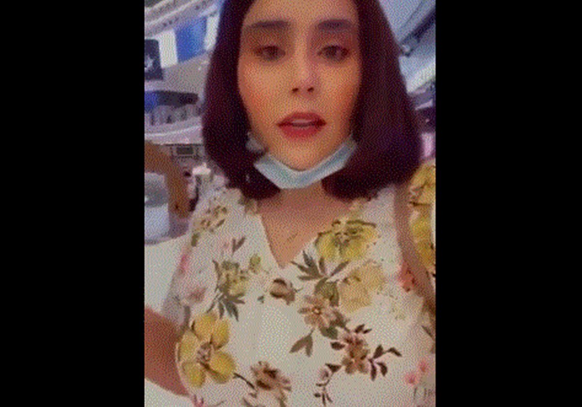 صورة تظهر أمل خلال تصويرها الفيديو ونشره على سنابشات