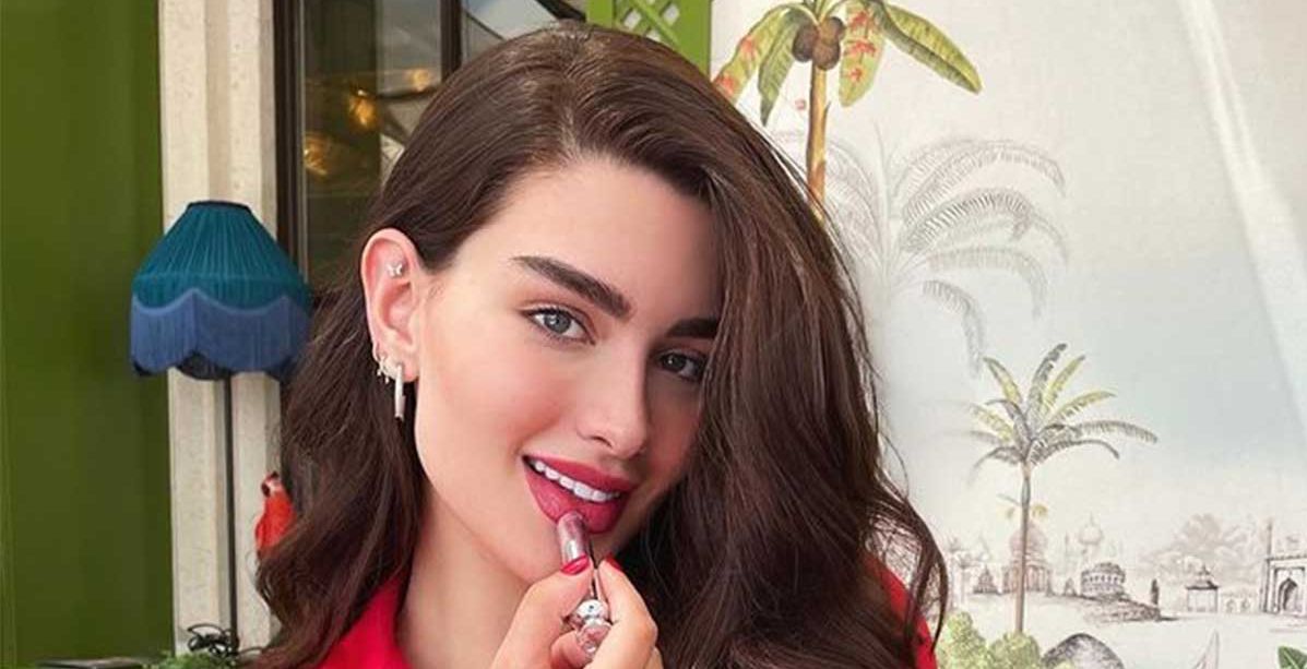 مستحضرات تجميل من الصعب ان تعيش النجمات بدونها