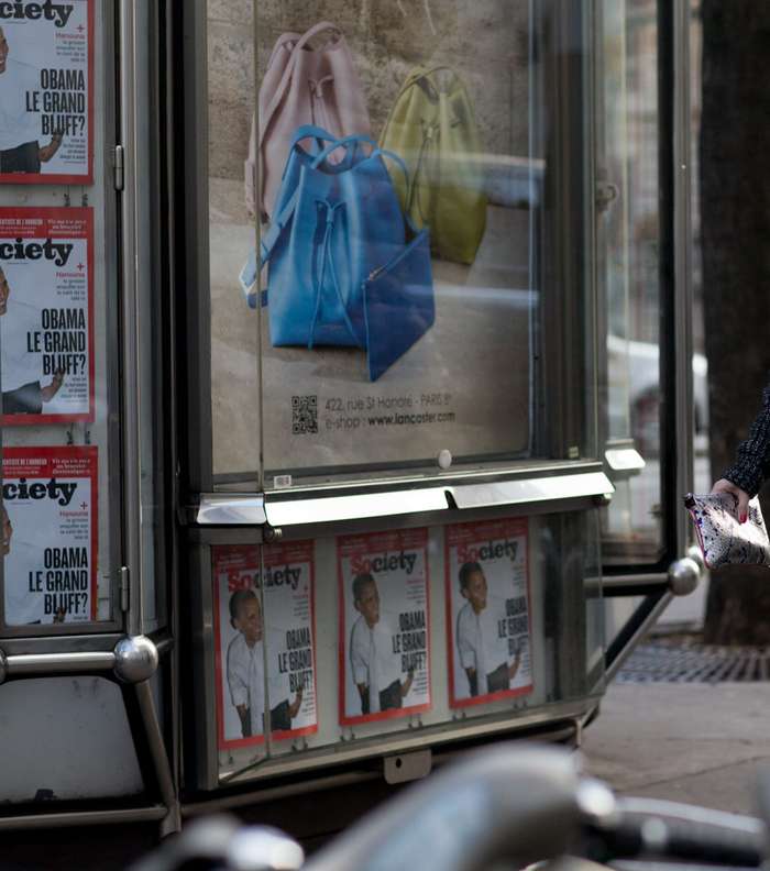 اوليفيا باليرمو تتالق بموضة الملابس الصوفية Knitwear في شوارع باريس
