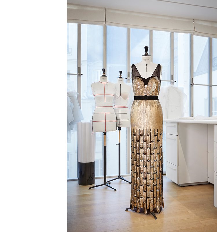 خطوات خياطة فستان Florance Pugh في الـ Vanity Fair