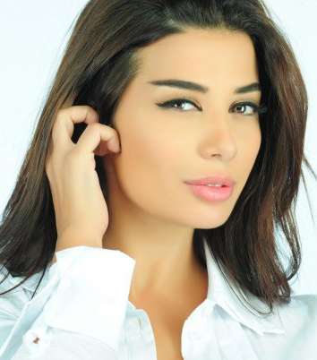 شفاه نانسي ياسين