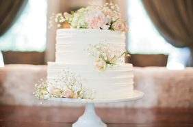 تصاميم كيكات لحفلات الزفاف الصغيرة