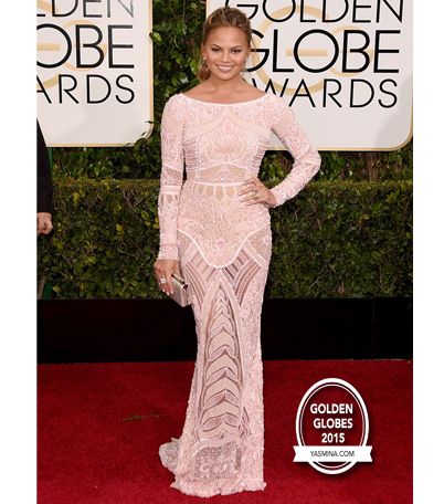 Chrissy Teigen تتالق بفستان من توقيع زهير مراد