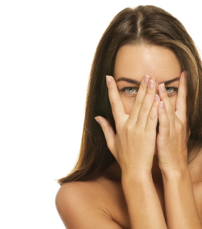 كيفية التخلص من رائحة الفم الكريهة | طرق طبيعية لعلاج رائحة الفم