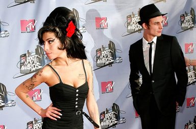 شعر وماكياج آيمي واينهاوس من الستينات