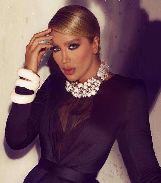 إطلالة العيد أنيقة مع مايا دياب