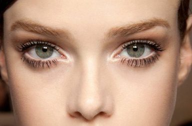 خطوات سهلة لميك اب ناعم