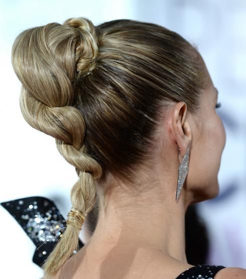 صور اجمل تسريحات للشعر المتوسط