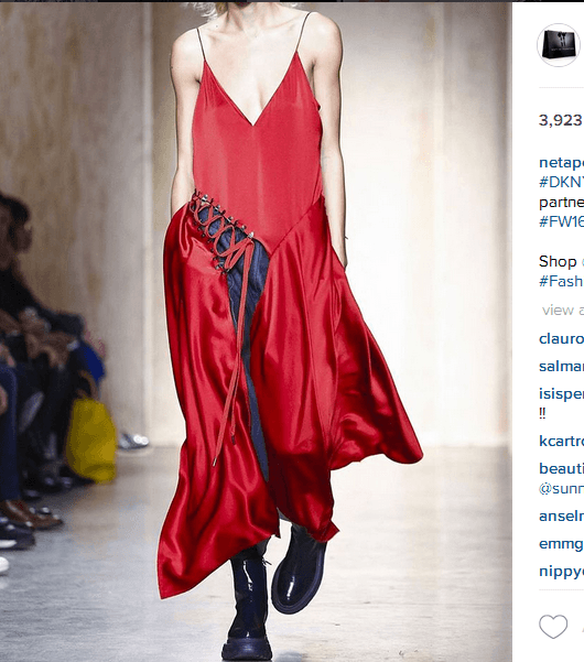 الفستان بموضة الـ Slip on من DKNY من اكثر الصور تداولا على انستقرام