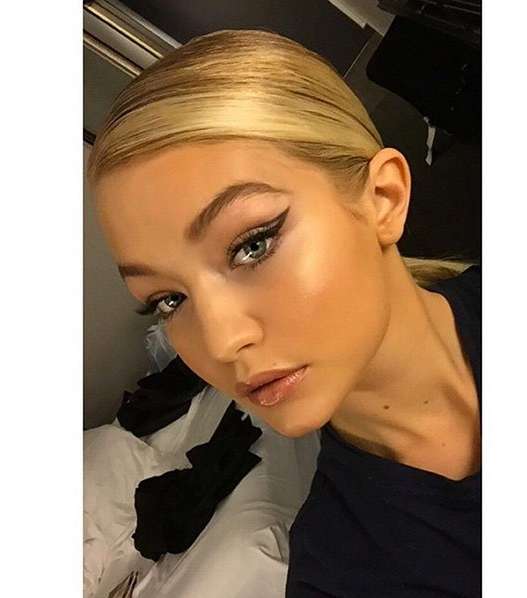 عيون القطّة مع جيجي حديد على إنستغرام