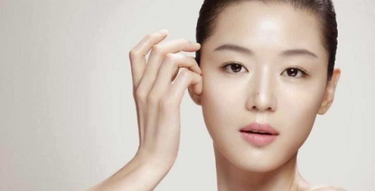 الشابات الكوريات لا يتخلين عن هذه الخلطة لتبييض وتنقية الوجه
