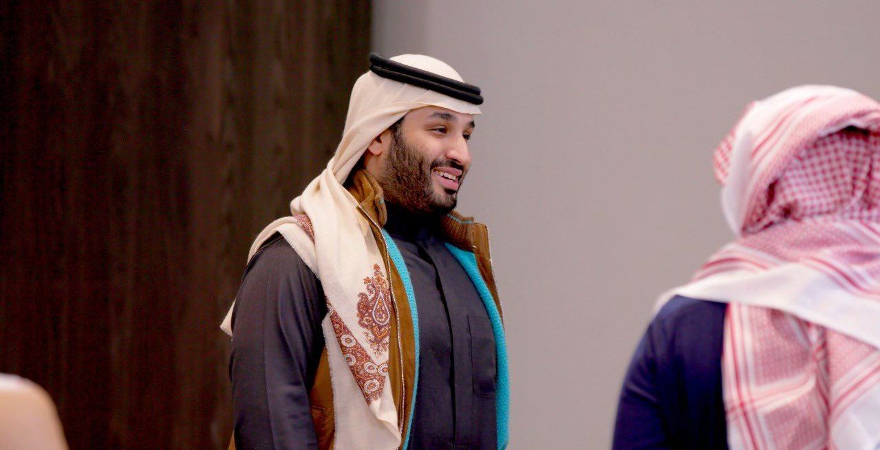 أناقة ولي العهد الأمير محمد بن سلمان تتصدر في مواقع التواصل الاجتماعي