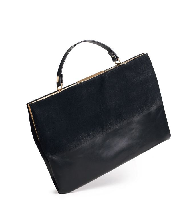 حقيبة سوداء من مجموعة كالفن كلاين لشتاء 2014