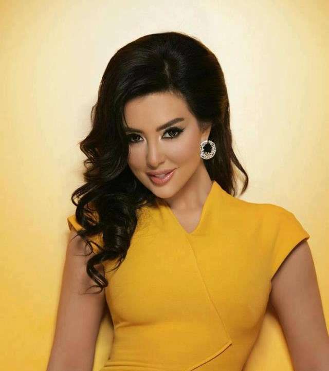 ميساء مغربي في المرتبة العاشرة مع حوالي نصف مليون متابع.