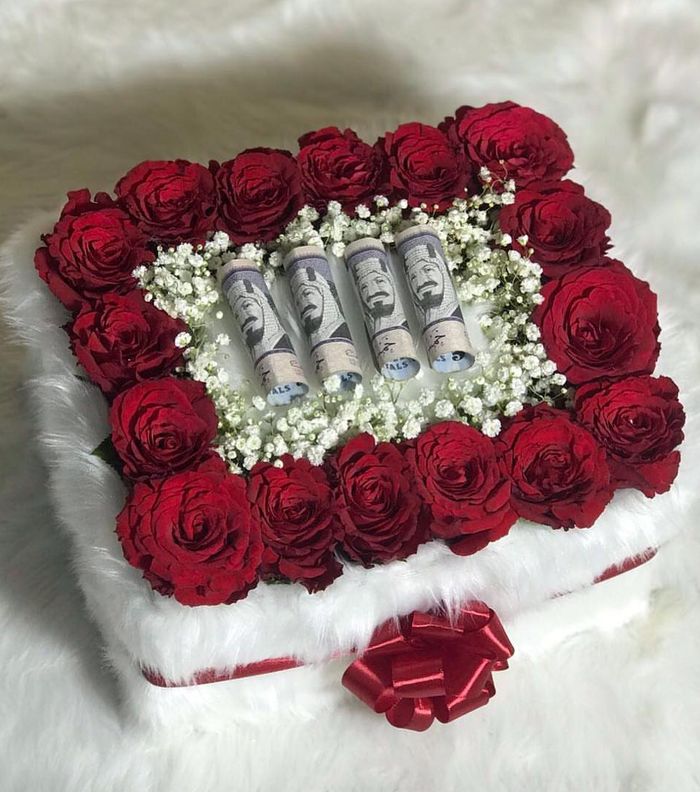 صور هديه فلوس للعروس