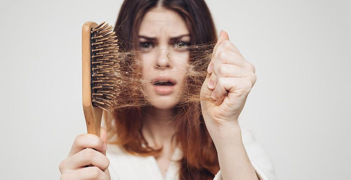 خلطات علاج الشعر الخفيف والمتساقط بالاعشاب